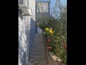 Apartamenty Marija - 10m from beach: A1(4+1), A2(6), A3(6+2) Trogir - Riwiera Trogir  - schody