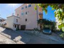 Apartamenty Mare - comfortable apartment : A1(5), A2(5) Trogir - Riwiera Trogir  - parking