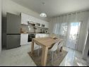 Apartamenty Paž - 28m from the beach: A1(4+2), A2(2+1), A3(4+1) Vinisce - Riwiera Trogir  - Apartament - A1(4+2): kuchnia z jadalnią