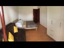 Apartamenty Deni - 30 m from sea: A2(4+1), A3(4+2) Vinisce - Riwiera Trogir  - Apartament - A2(4+1): sypialnia