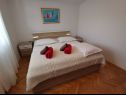 Apartamenty Srđan - 10 m from the beach : A1(4), A2(2+1), A3(4+1) Vinisce - Riwiera Trogir  - Apartament - A2(2+1): sypialnia