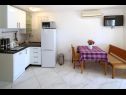 Apartamenty Sunce - next to the sea A1(4+1) Vinisce - Riwiera Trogir  - Apartament - A1(4+1): kuchnia z jadalnią