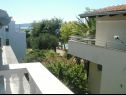 Apartamenty i pokoje Aleksandra - 10 m from sea: A1 lijevi(2+2), A2 desni(2+2), A3(4+1), A4(2+2), R7(2), A5(4), A6(4+1) Bibinje - Riwiera Zadar  - Apartament - A3(4+1): widok z balkona