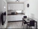Apartamenty Fuzi - 50 m from sea: A1(2+1), SA4(2) Bibinje - Riwiera Zadar  - Studio apartament - SA4(2): kuchnia z jadalnią