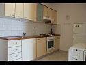 Apartamenty Davor - 20m from sea : A1(2+2), A2(2+2), A3(6) Mali Iz (Wyspa Iz) - Riwiera Zadar  - Apartament - A3(6): kuchnia z jadalnią