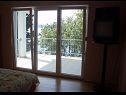Apartamenty Dubravko - 5 m from beach : A1 Bepina (2+2), A2 Keko(2+2) Maslenica - Riwiera Zadar  - Apartament - A2 Keko(2+2): tarasa