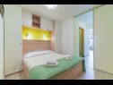 Apartamenty Bosko - 30m from the sea with parking: A1(2+1), SA2(2), A3(2+1), A4(4+1) Nin - Riwiera Zadar  - Apartament - A1(2+1): sypialnia