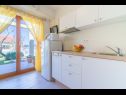 Apartamenty Bosko - 30m from the sea with parking: A1(2+1), SA2(2), A3(2+1), A4(4+1) Nin - Riwiera Zadar  - Apartament - A3(2+1): kuchnia