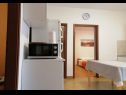 Apartamenty Ljilja 1 - with terrace : A1(6+2) Nin - Riwiera Zadar  - Apartament - A1(6+2): kuchnia z jadalnią