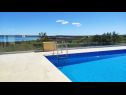 Apartamenty Dragi - with pool: A2(4), A3(4), A4(4), A6(2) Nin - Riwiera Zadar  - basen
