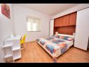 Apartamenty Roko - 50 meters from sandy beach: A1 (2+2) Obrovac - Riwiera Zadar  - Apartament - A1 (2+2): sypialnia