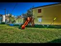 Apartamenty Roko - 50 meters from sandy beach: A1 (2+2) Obrovac - Riwiera Zadar  - plac zabaw dla dzieci