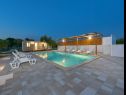 Apartamenty Ani - with pool : SA4(2), A5(2+2), A6(2+2) Privlaka - Riwiera Zadar  - dom