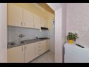 Apartamenty Ani - with pool : SA4(2), A5(2+2), A6(2+2) Privlaka - Riwiera Zadar  - Apartament - A5(2+2): kuchnia