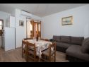 Apartamenty Armitage - family friendly: A1(4), A2(4+1), A3(2+1), A4(2+1), A5(2+1) Privlaka - Riwiera Zadar  - Apartament - A2(4+1): pokój dzienny