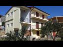Apartamenty Sunny  - sea side terrace & parking: A1(4+1), A2(6+1) Starigrad-Paklenica - Riwiera Zadar  - dom