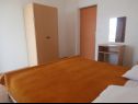 Apartamenty Sunny  - sea side terrace & parking: A1(4+1), A2(6+1) Starigrad-Paklenica - Riwiera Zadar  - Apartament - A1(4+1): sypialnia