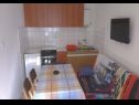 Apartamenty Sunny  - sea side terrace & parking: A1(4+1), A2(6+1) Starigrad-Paklenica - Riwiera Zadar  - Apartament - A2(6+1): kuchnia z jadalnią
