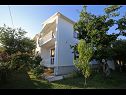 Apartamenty Vera - 150 m from sea: A1(4), SA2(2), SA3(2) Sukosan - Riwiera Zadar  - dom