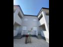 Apartamenty Juli - modern: A1(2+2) Vir - Riwiera Zadar  - dziedziniec