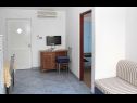 Apartamenty VINK - 80 m from beach A2(4), A3(4), A4(4) Vir - Riwiera Zadar  - Apartament - A4(4): pokój dzienny