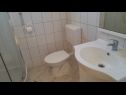 Apartamenty Vanja - terrace & BBQ A1(4+2), A2(4+1) Vir - Riwiera Zadar  - Apartament - A1(4+2): łazienka z WC