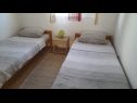 Apartamenty Vanja - terrace & BBQ A1(4+2), A2(4+1) Vir - Riwiera Zadar  - Apartament - A1(4+2): sypialnia