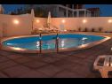 Apartamenty Nenad - with pool; A1(4+1), A2(4+1), SA3(3), SA4(3), A5(2+2) Vrsi - Riwiera Zadar  - basen