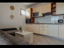 Apartamenty Nenad - with pool; A1(4+1), A2(4+1), SA3(3), SA4(3), A5(2+2) Vrsi - Riwiera Zadar  - Apartament - A2(4+1): kuchnia