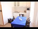 Apartamenty i pokoje Jagoda - comfy and cozy : A1 Lijevi (3+2), A2 Desni (3+2), R1(4) Zadar - Riwiera Zadar  - Apartament - A2 Desni (3+2): kuchnia z jadalnią