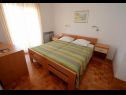 Apartamenty Ankica - 150 m from beach: A1(2+2), A2(5), A3(4+1), A4(2+2) Zadar - Riwiera Zadar  - Apartament - A4(2+2): sypialnia