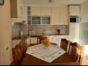 Apartamenty Miki - 50 M from the beach : A1(4+1), A2(4+1), A3(4+1) Zadar - Riwiera Zadar  - Apartament - A2(4+1): kuchnia z jadalnią