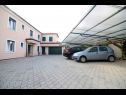 Apartamenty Eddie - great location & comfor: A1(4), A2(4), A3(4), A4(4) Zadar - Riwiera Zadar  - parking