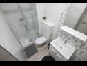 Apartamenty Skyline - luxurious & modern: A1(6) Zadar - Riwiera Zadar  - Apartament - A1(6): łazienka z WC