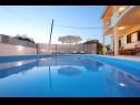 Apartamenty Max - luxurious with pool: A1(6+2) Zadar - Riwiera Zadar  - basen
