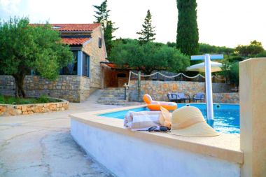 Dom wakacyjny Nave - private pool: H(4+1) Postira - Wyspa Brac  - Chorwacja 