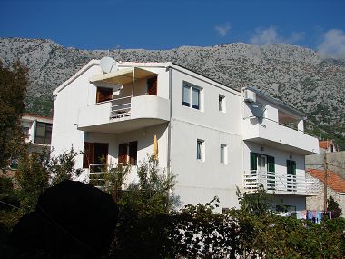 Apartamenty Durda1 - 50 m from beach: A1(2+2), B2(2+2), C3(2+1) Igrane - Riwiera Makarska 