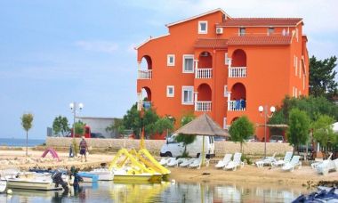 Apartamenty Sor - on the beach: SA1(2+1), A1(4+1), A2(2+2), A3(2+2) Bibinje - Riwiera Zadar 