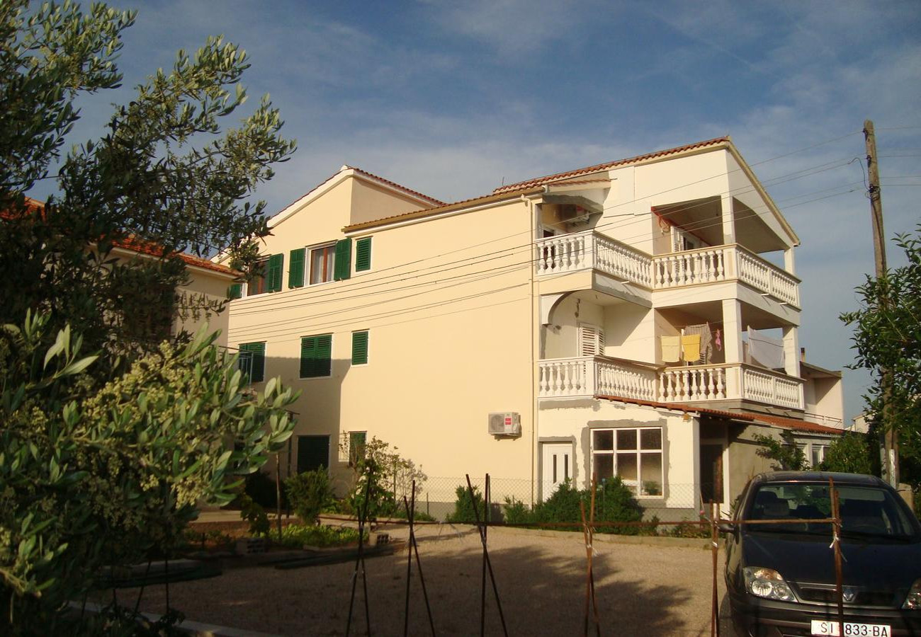 Apartamenty Marija - 100 m from beach: A1(4), A2(4), A3(4), A4(3), A5(2+1) Tribunj - Riwiera Sibenik 