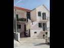 Apartamenty Desa - sea view : A2(2), A1(4+1) Bol - Wyspa Brac  - dom