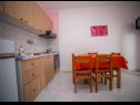 Apartamenty Desa - sea view : A2(2), A1(4+1) Bol - Wyspa Brac  - Apartament - A1(4+1): kuchnia z jadalnią