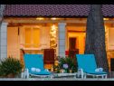 Dom wakacyjny Periska - on the beach : H(4+1) Mirca - Wyspa Brac  - Chorwacja  - tarasa w ogrodzie