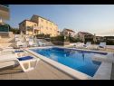 Apartamenty Dragan - with pool and seaview: A2(4), A3(5) Postira - Wyspa Brac  - dom