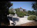 Dom wakacyjny Goa - 150 m from sea: H(4+2) Supetar - Wyspa Brac  - Chorwacja  - parking