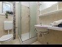 Dom wakacyjny Jadranka- comfortable and big terrace H(6+1) Supetar - Wyspa Brac  - Chorwacja  - H(6+1): łazienka z WC