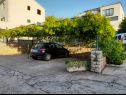 Apartamenty Jere - 50m from the sea with parking: A1(3), A2(4) Sutivan - Wyspa Brac  - parking