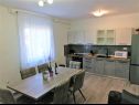 Apartamenty Lilac - 100m from pebble beach : A1(7) Arbanija - Wyspa Ciovo  - Apartament - A1(7): kuchnia z jadalnią