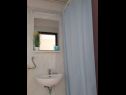 Apartamenty Lilac - 100m from pebble beach : A1(7) Arbanija - Wyspa Ciovo  - Apartament - A1(7): łazienka z WC