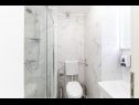 Apartamenty Bozo - 100m to the sea: A1(4), A2(4), A3(4), A4(4), A5(4) Okrug Donji - Wyspa Ciovo  - Apartament - A3(4): łazienka z WC