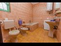 Apartamenty Vinko - 80 m from beach: A1(4+2), A2(4+2) Okrug Gornji - Wyspa Ciovo  - Apartament - A1(4+2): łazienka z WC